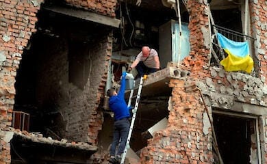 Уряд збільшив зарплату для "Армії відновлення"