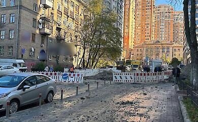 В Києві вулицю залило окропом