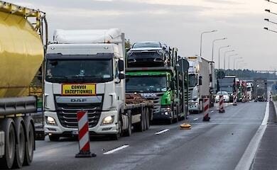 Протест польских перевозчиков: заблокированы три пункта пропуска