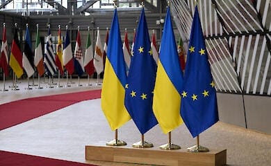Єврокомісія рекомендує почати переговори про вступ України до ЄС
