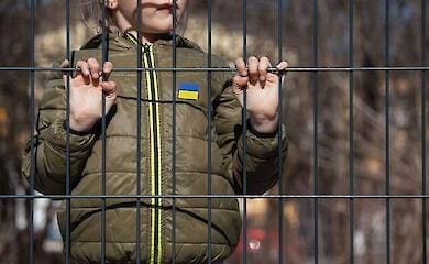 В Україну повернули ще трьох дітей з родинами