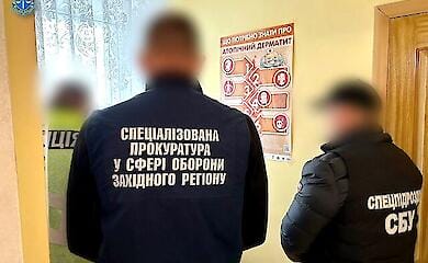 На Хмельниччині затримали члена ВЛК, який вимагав $1,5 тис. хабара