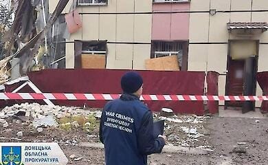 РФ продовжує обстріл Селидового: влучання по лікарні та шахті