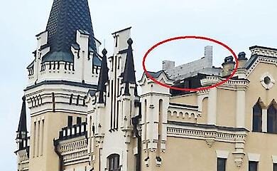 Незаконна надбудова з'явилась на пам'ятці архітектури в центрі Києва