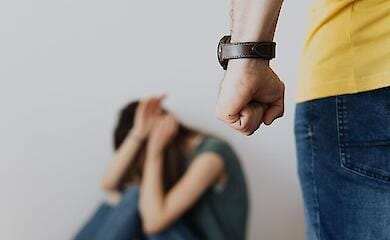 Где искать помощи жертвам физического насилия