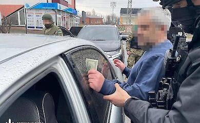 У Хмельницькій області правоохоронець організував схему незаконного перетину кордону ухилянтам