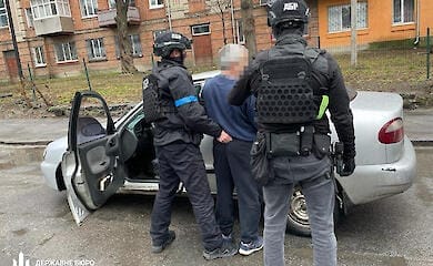 Незаконний перетин кордону: правоохоронець з Хмельниччини допомагав ухилянтам