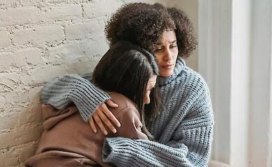 Как поддержать человека, который столкнулся с насилием