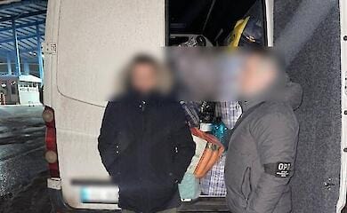 Пасажир-невидимка: ухилянт намагався незаконно перетнути кордон