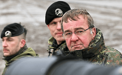 Глава Міноборони Німеччини заявив, що Європа має бути готова збільшити військову допомогу Україні