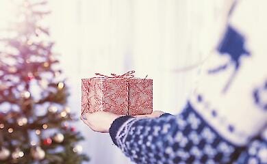 Як подарувати гарний подарунок близькій людині