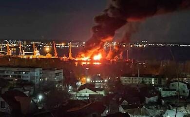 В Крыму уничтожили российский десантный корабль "Новочеркасск"