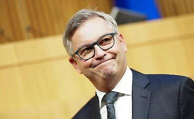 Главу Минфина Австрии лишили водительских прав