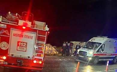 В Турции автобус перевернулся на трассе, девять погибших: опубликовано видео