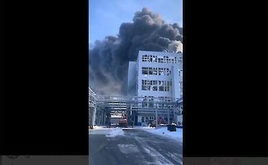 В Ростовской области РФ горит новый завод: опубликовано видео