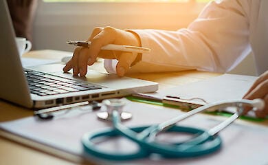 Лікарняний в Україні: як правильно порахувати розмір допомоги