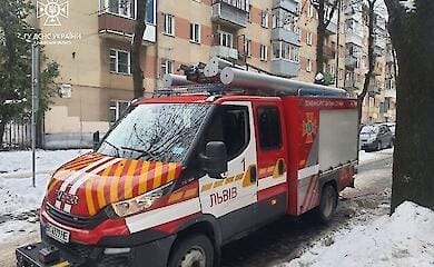 Зачинилась у квартирі: рятувальники звільнили 3-річну дівчинку 