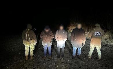  Пограничники с помощью дрона задержали пятерых нарушителей границы