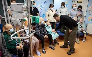 Зеленский посетил Национальный институт рака