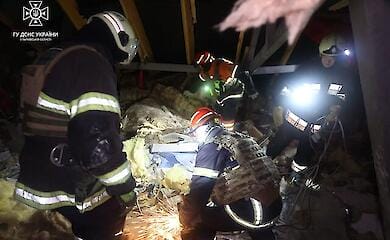 Війська РФ обстріляли готель на Харківщині, загинуло немовля