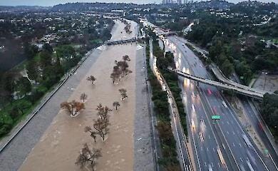 Калифорнию накрыл сильнейший ураган