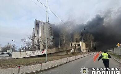 У Києві ракетами РФ пошкоджено багатоквартирний житловий будинок