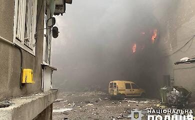 В Киеве ракетами РФ поврежден многоквартирный жилой дом