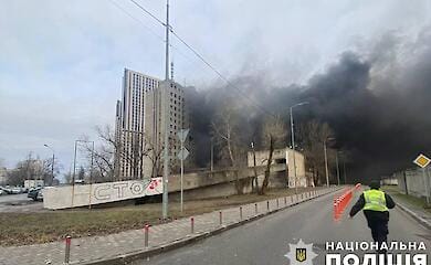 В Киеве ракетами РФ поврежден многоквартирный жилой дом