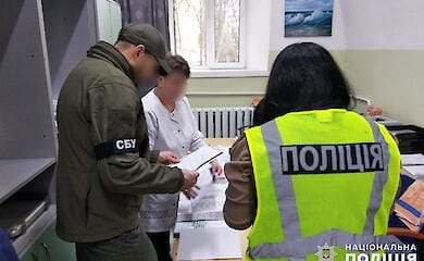 Врач ВВК в Хмельницкой области требовал деньги с военнослужащего