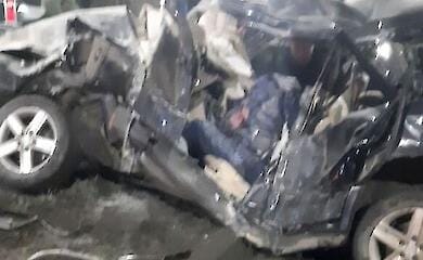 У Маріуполі вантажівка окупантів протаранила авто з дитиною