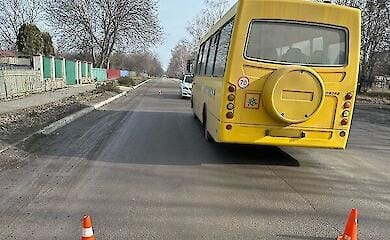 Ребенок попал под колеса школьного автобуса в Винницкой области