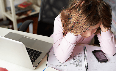 Новый вид кибербуллинга: омбудсмен обратился к Минобразования и полиции