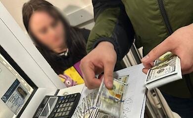 Депутатів місцевої ради Львівської області затримали на хабарі