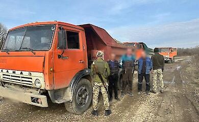 Нелегальний видобуток гравію припинили на Закарпатті