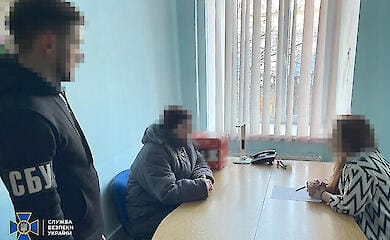 Двоє жінок допомагали росіянам провести незаконний референдум, а потім - утекли в Україну