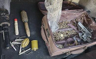 В Одеській області затримано чоловіка, який намагався продати валізу зброї та вибухівки