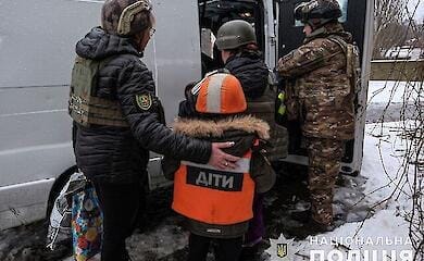 Батьки 225 дітей Куп'янська відмовляються виїжджати на безпечні території