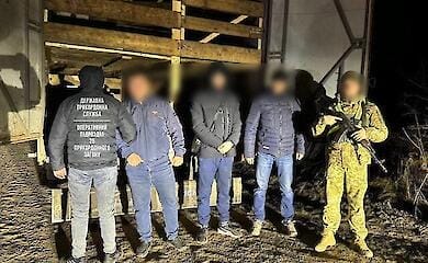 В грузовике для животных двое украинцев пытались попасть за границу