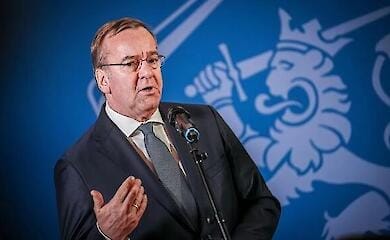 Министр обороны Германии прокомментировал идею размещения войск в Украине