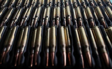 Шольц пообещал Украине больше оружия