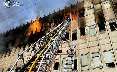 Росіяни вдарили по Харкову: відомо про трьох загиблих, ще 10 людей можуть перебувати під завалами