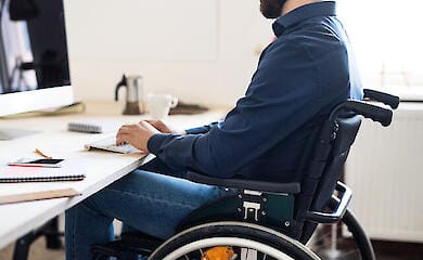 Кількість працевлаштованих людей з інвалідністю зростає поступово