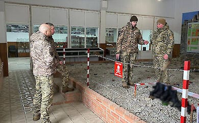 Минобороны разрабатывает противоминную обувь для саперов