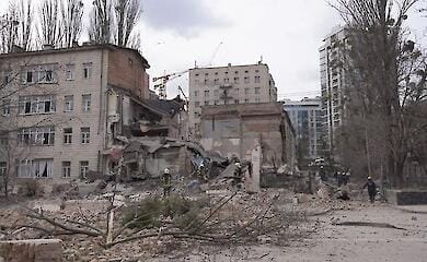 В Киеве ракета разрушила часть здания Академии декоративно-прикладного искусства и дизайна