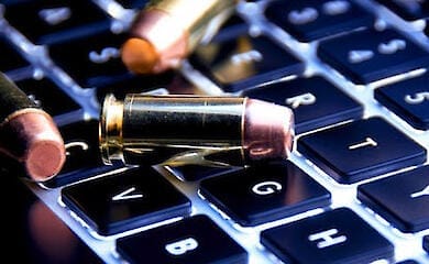 Минобороны предлагает законодательно закрепить понятие "кибервойна"