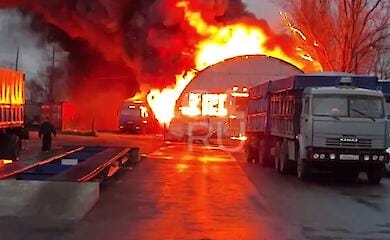 В Ростове горел склад с топливом на зерновом терминале