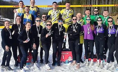На Чемпіонаті України з волейболу на снігу перемогли спортсмени Закарпаття