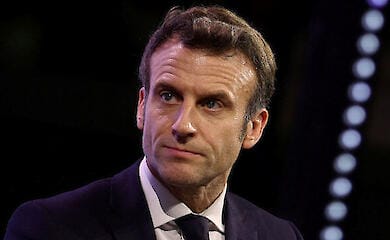 Макрон рассказал, как прошел разговор глав Минобороны Франции и РФ