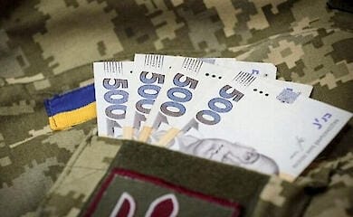 Верховный Суд разъяснил, при каком условии военнослужащий может быть лишен дополнительного вознаграждения