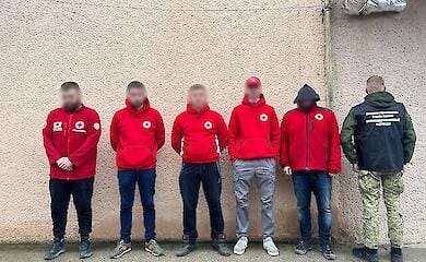 П'ятьох чоловіків із підробленими документами "Червоного Хреста" затримали на кордоні